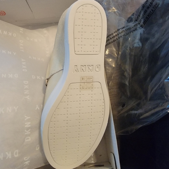 DKNY Women's Sneakers - Picture 6 of 7